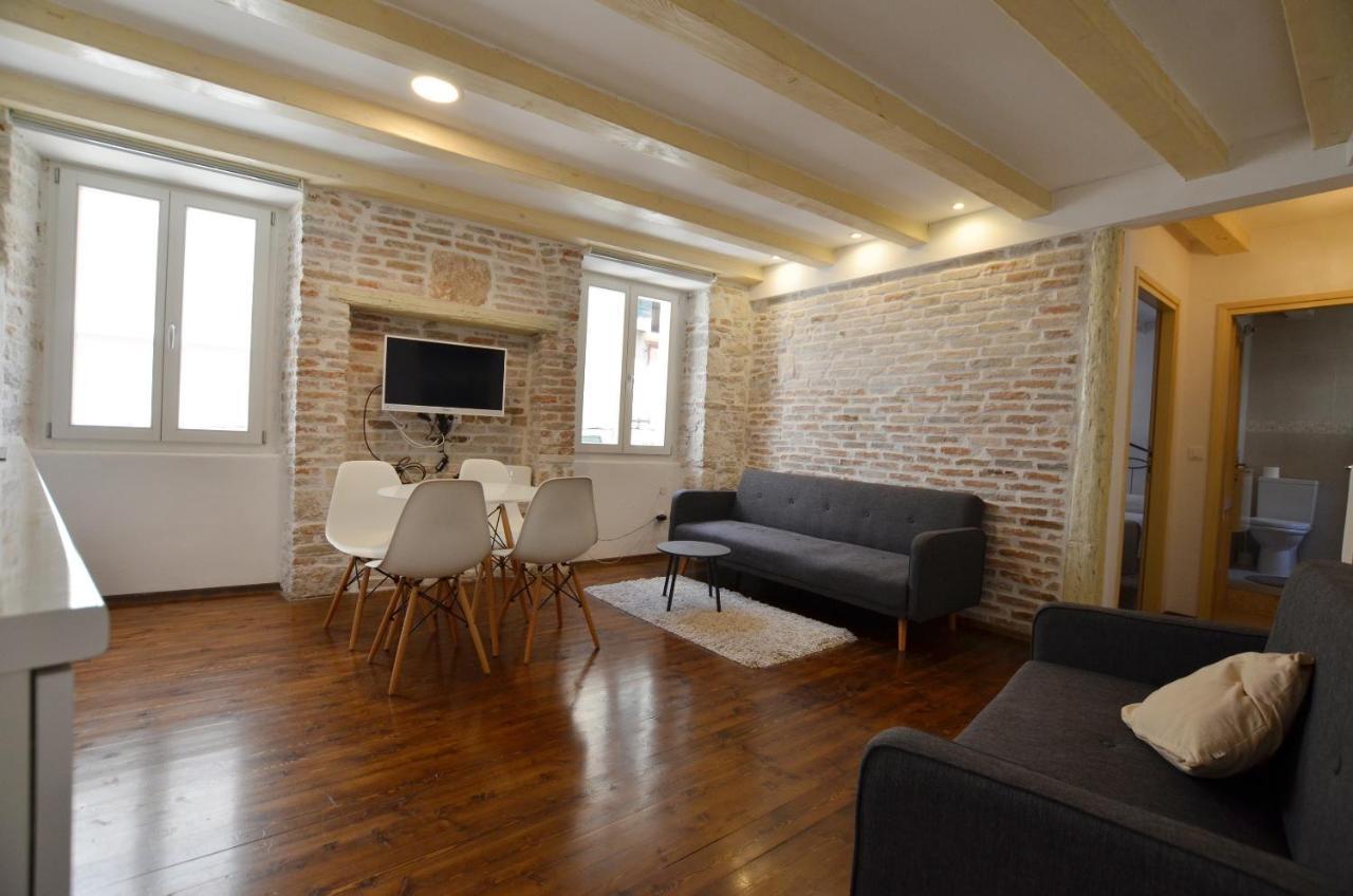 Grisia Apartment *
